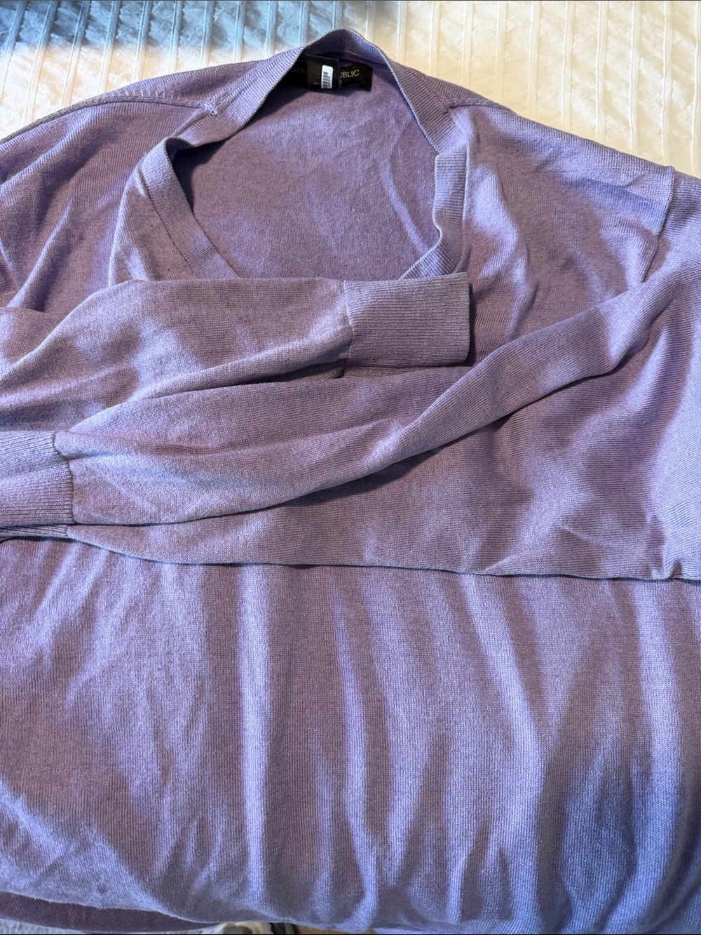 Classic Men's V-Neck Sweater - Lavender Silk/Cashmere